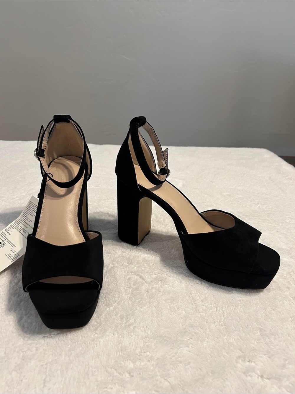 The Drop Women’s Hamalie Black Suede ankle strap platform Sandals. Chucky Heel.